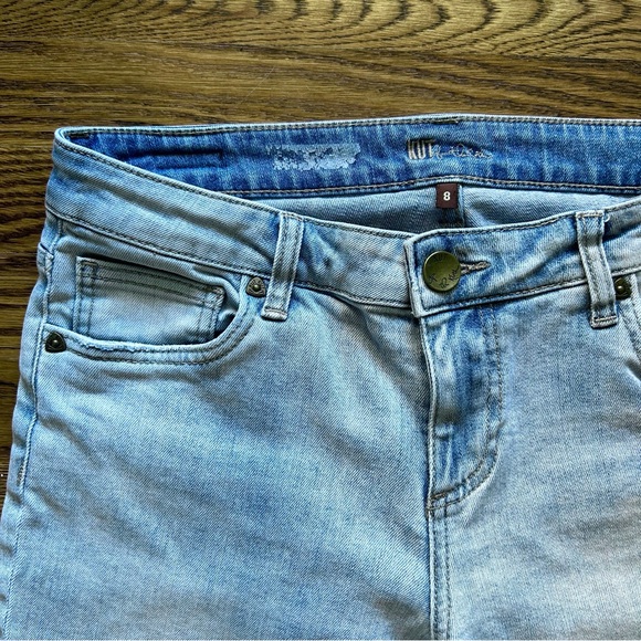 Kut from the Kloth Catherine Boyfriend Jean Size 8 Light Wash Straight Leg - Picture 2 of 9